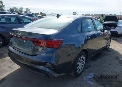 2022 Kia Forte Fe z USA, uszkodzony, nr VIN 3KPF24AD3NE483902